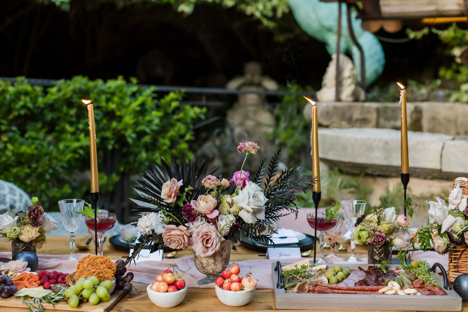 Luxurious and lush family-style wedding tablesetting