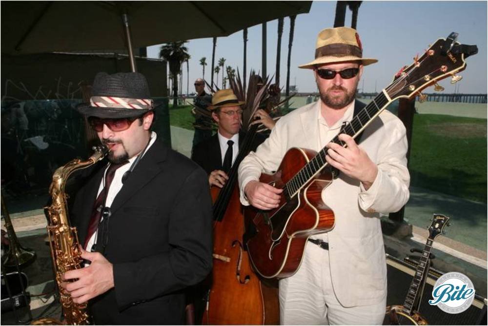 Band Playing by the Sea @ Wedding